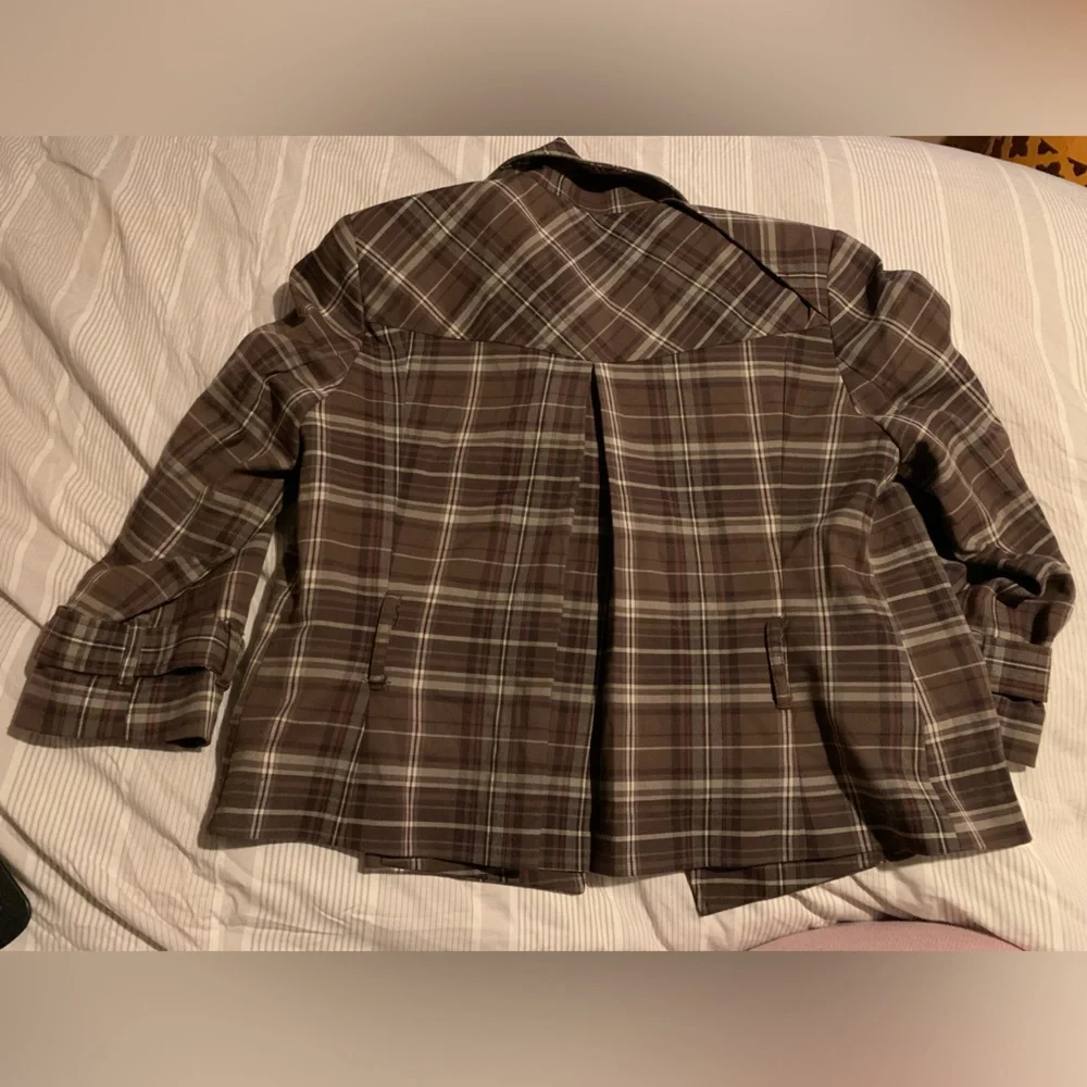 Signature by Larry Levine plaid peacoat blazer size 8 lined buttons with belt